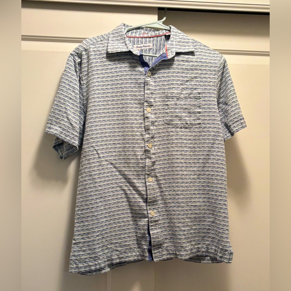 Tommy Bahama 100% silk short sleeve button down, size L